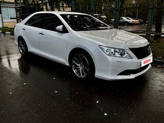 2014 Toyota Camry VII (XV50), белый, 2100000 рублей, вид 2