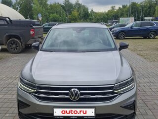 2022 Volkswagen Tiguan II Рестайлинг, серый, 4000000 рублей, вид 2