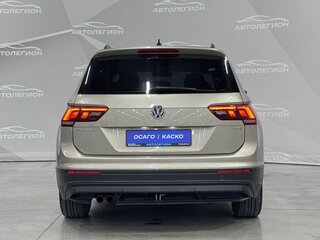 2017 Volkswagen Tiguan II, бежевый, 1500000 рублей, вид 3