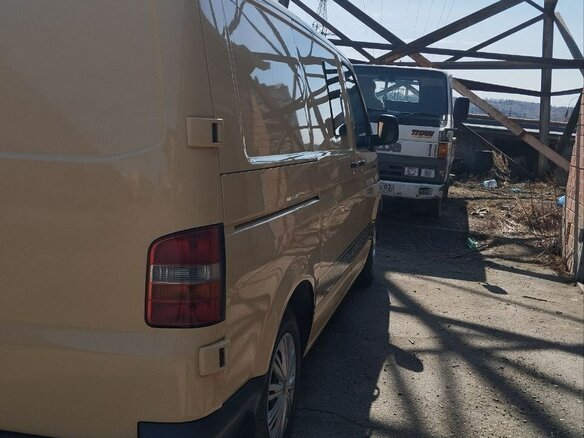 2008 Volkswagen Transporter T5, золотистый, 878000 рублей - вид 3