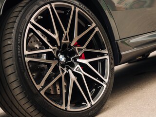 2021 BMW X5 M Competition III (F95), серый, 10990000 рублей, вид 5