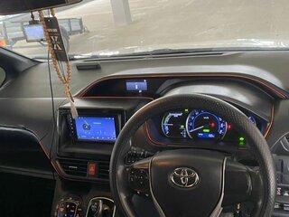 2014 Toyota Voxy III (R80), белый, 1750000 рублей, вид 5
