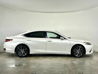 2022 Lexus ES 250 VII Рестайлинг, белый, 4600000 рублей, вид 5