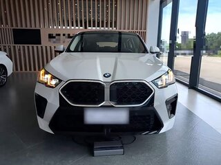 2025 BMW X2 sDrive25i II (U10), белый, 4366000 рублей, вид 3