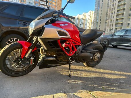 2011 Ducati Diavel, красный, 650000 рублей, вид 1