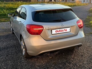 2015 Mercedes-Benz A-Класс 180 III (W176) Рестайлинг, серебристый, 1500000 рублей, вид 4
