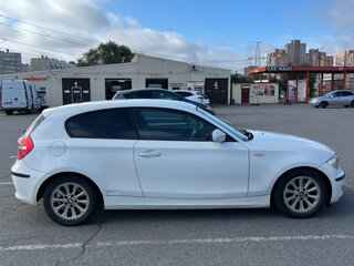 2010 BMW 1 серии 116i I (E81/E82/E87/E88) Рестайлинг, белый, 650000 рублей, вид 5
