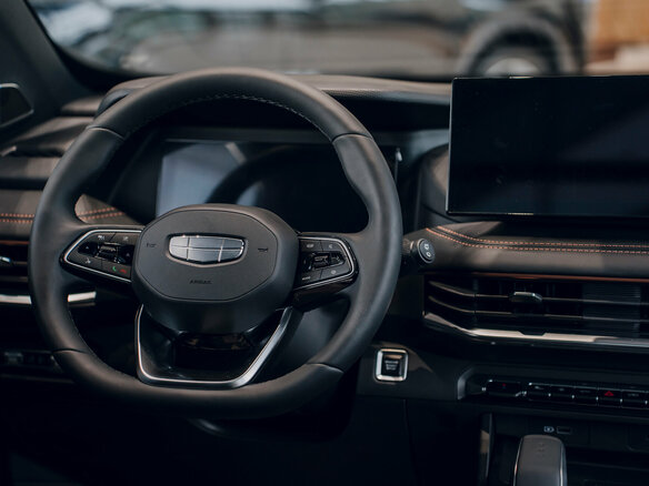 2026 Geely Okavango I Рестайлинг, белый - вид 15