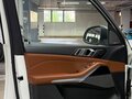 2025 BMW X7 40i I (G07) Рестайлинг, белый - вид 11