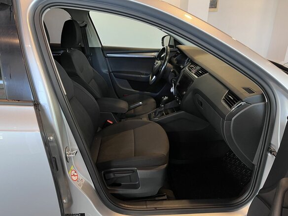 2017 Skoda Octavia III (A7) Рестайлинг, серебристый - вид 28