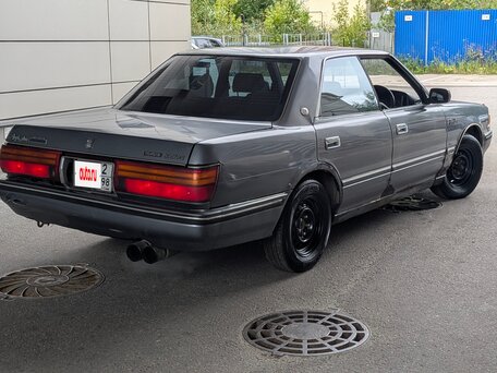 1990 Toyota Crown VIII (S130), серый, 370000 рублей, вид 2