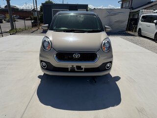 2018 Toyota Passo III, бежевый, 820000 рублей, вид 2