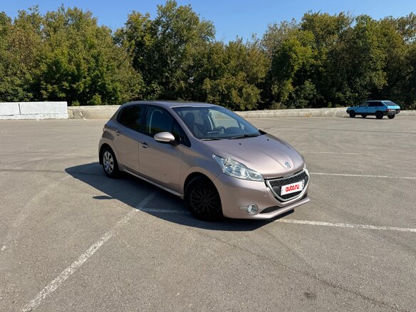 2013 Peugeot 208 I, серый, 545000 рублей - вид 2