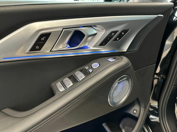 2026 BMW XM 50e, чёрный, 19200000 рублей - вид 28