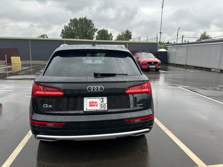 2019 Audi Q5 45 TFSI II (FY), чёрный, 3360000 рублей, вид 4