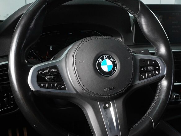 2020 BMW 5 серии 520d xDrive VII (G30/G31/G38) Рестайлинг, белый, 4660000 рублей - вид 20