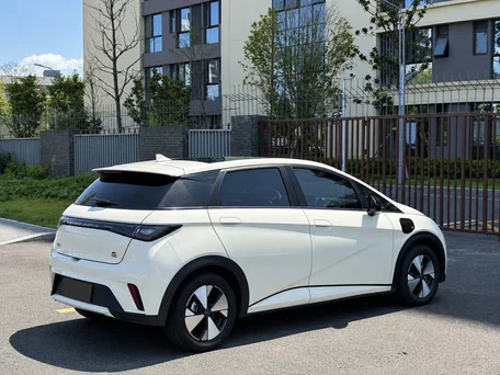 2025 BYD Dolphin 45.12 kWh I Рестайлинг, бежевый, 1560000 рублей, вид 4