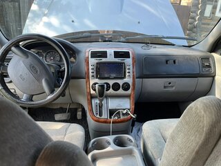 2005 Kia Carnival I Рестайлинг, серебристый, 350000 рублей, вид 5