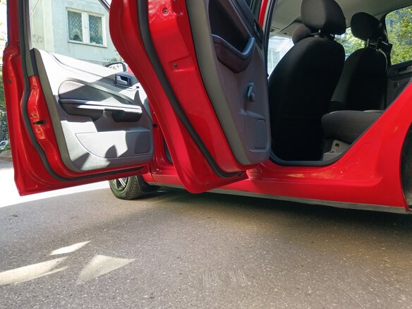 2011 Ford Focus II Рестайлинг, красный - вид 10