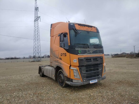 2017 Volvo FH, оранжевый, 5661000 рублей - вид 1