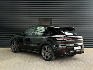 2026 Porsche Cayenne GTS III Рестайлинг, чёрный, 28300000 рублей, вид 3