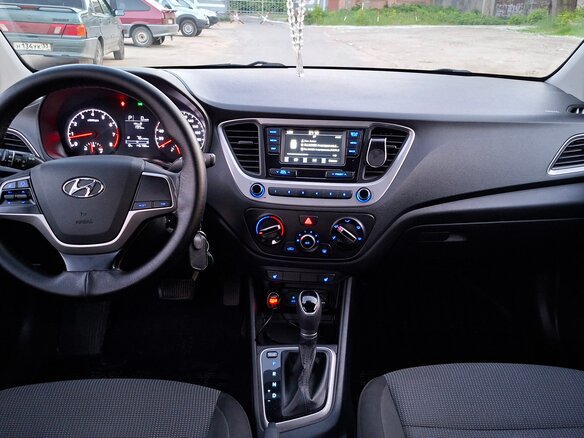 2018 Hyundai Solaris II, чёрный, 1170000 рублей - вид 11
