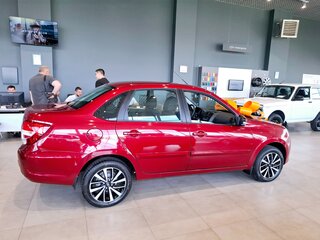 2025 Lada (ВАЗ) Granta I Рестайлинг, красный, 1339500 рублей, вид 2