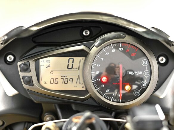 2016 Triumph Speed Triple, белый - вид 8