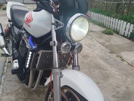 1999 Honda CB 1300, белый, 450000 рублей, вид 2