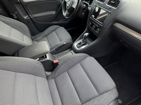 2011 Volkswagen Golf VI, красный, 1030000 рублей - вид 10