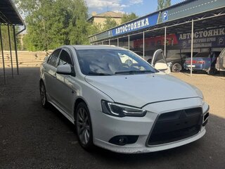 2010 Mitsubishi Lancer X, белый, 700000 рублей, вид 2