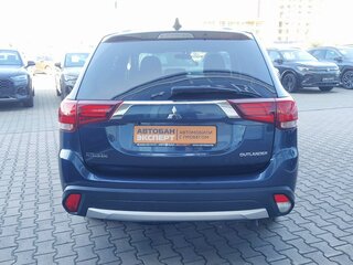 2018 Mitsubishi Outlander III Рестайлинг 2, синий, 1694000 рублей, вид 5