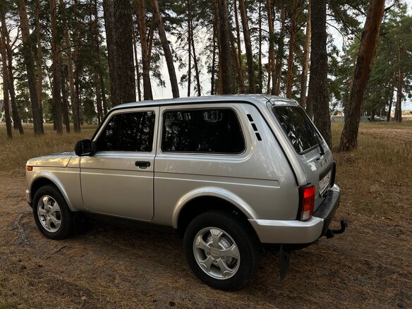 2018 Lada (ВАЗ) 2121 (4x4) Urban I Рестайлинг, серебристый, 685000 рублей - вид 14