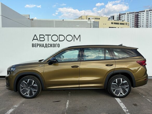 2025 Skoda Kodiaq II, золотистый - вид 3