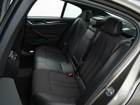 2017 BMW 5 серии 540i xDrive VII (G30/G31/G38), серый - вид 8