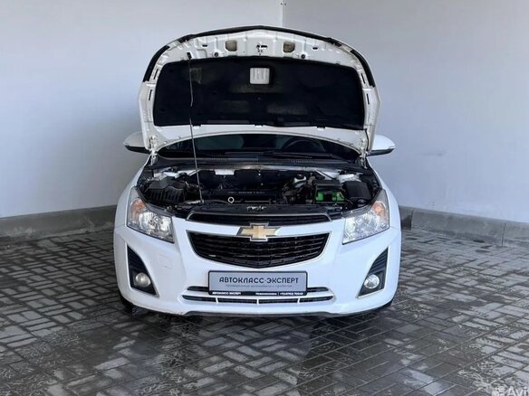 2012 Chevrolet Cruze I, белый, 815000 рублей