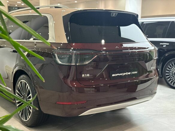 2026 Aito M9 75.4 kWh II, красный - вид 4