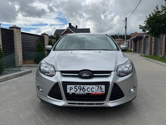 2011 Ford Focus III, серый - вид 2