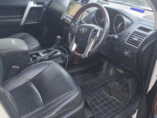 2014 Toyota Land Cruiser Prado 4-speed 150 Series Рестайлинг 1, белый, 3340000 рублей, вид 4