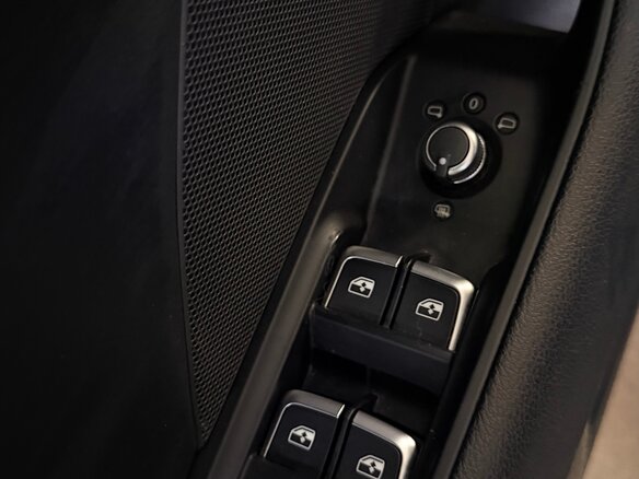 2016 Audi A3 III (8V) Рестайлинг, чёрный, 2150000 рублей - вид 10