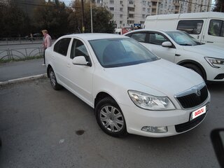 2012 Skoda Octavia II (A5) Рестайлинг, белый, 800000 рублей, вид 4