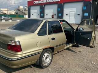 2004 Daewoo Nexia I, бежевый, 130000 рублей, вид 5