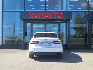 2019 Toyota Camry VIII (XV70), белый, 2590000 рублей, вид 5