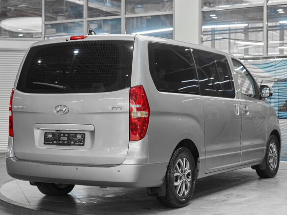 2018 Hyundai H-1 II Рестайлинг 2, серебристый, 2489000 рублей - вид 5