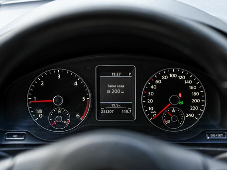 2011 Volkswagen Multivan T5 Рестайлинг, чёрный, 2097000 рублей, вид 5