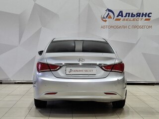 2011 Hyundai Sonata VI (YF), серебристый, 640000 рублей, вид 4