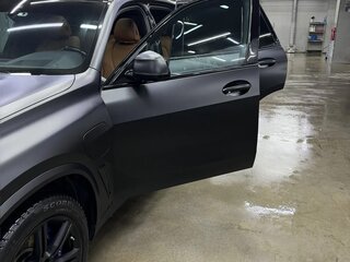 2021 BMW X5 45e IV (G05/G18), чёрный, 6200000 рублей, вид 4