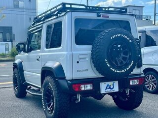 2022 Suzuki Jimny Sierra IV, белый, 1720000 рублей, вид 5