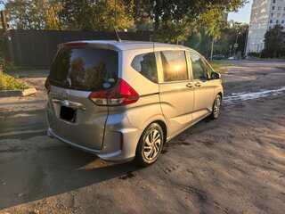 2020 Honda Freed II Рестайлинг, серебристый, 1670000 рублей, вид 1
