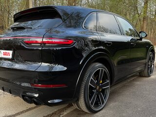 2019 Porsche Cayenne Turbo S E-Hybrid III, чёрный, 12300000 рублей, вид 5